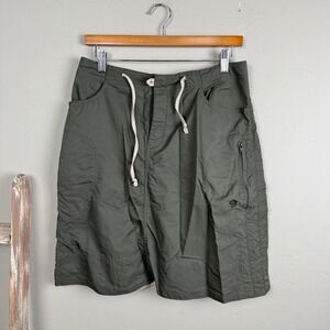 Mountain Hardware Green Outdoor Nylon Skirt size 8 , 30"